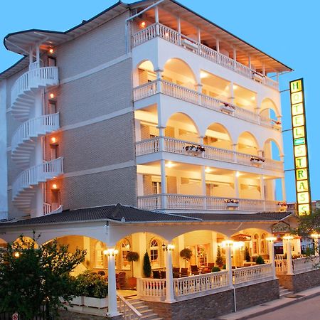 Hotel Strass Paralía Buitenkant foto