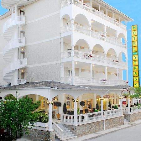 Hotel Strass Paralía Buitenkant foto