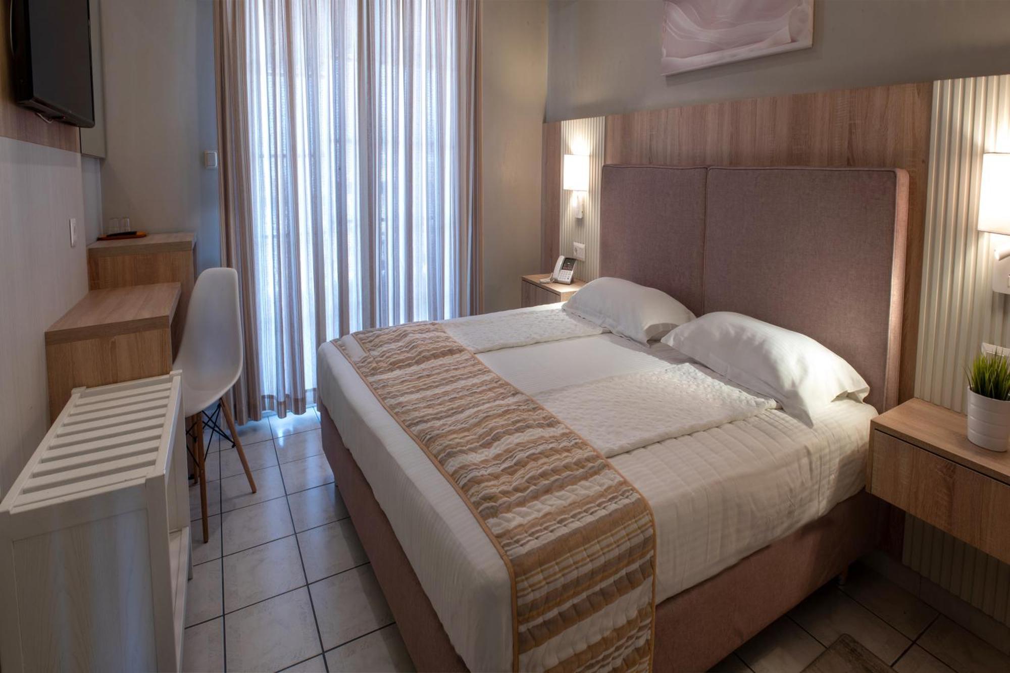 Hotel Strass Paralía Buitenkant foto