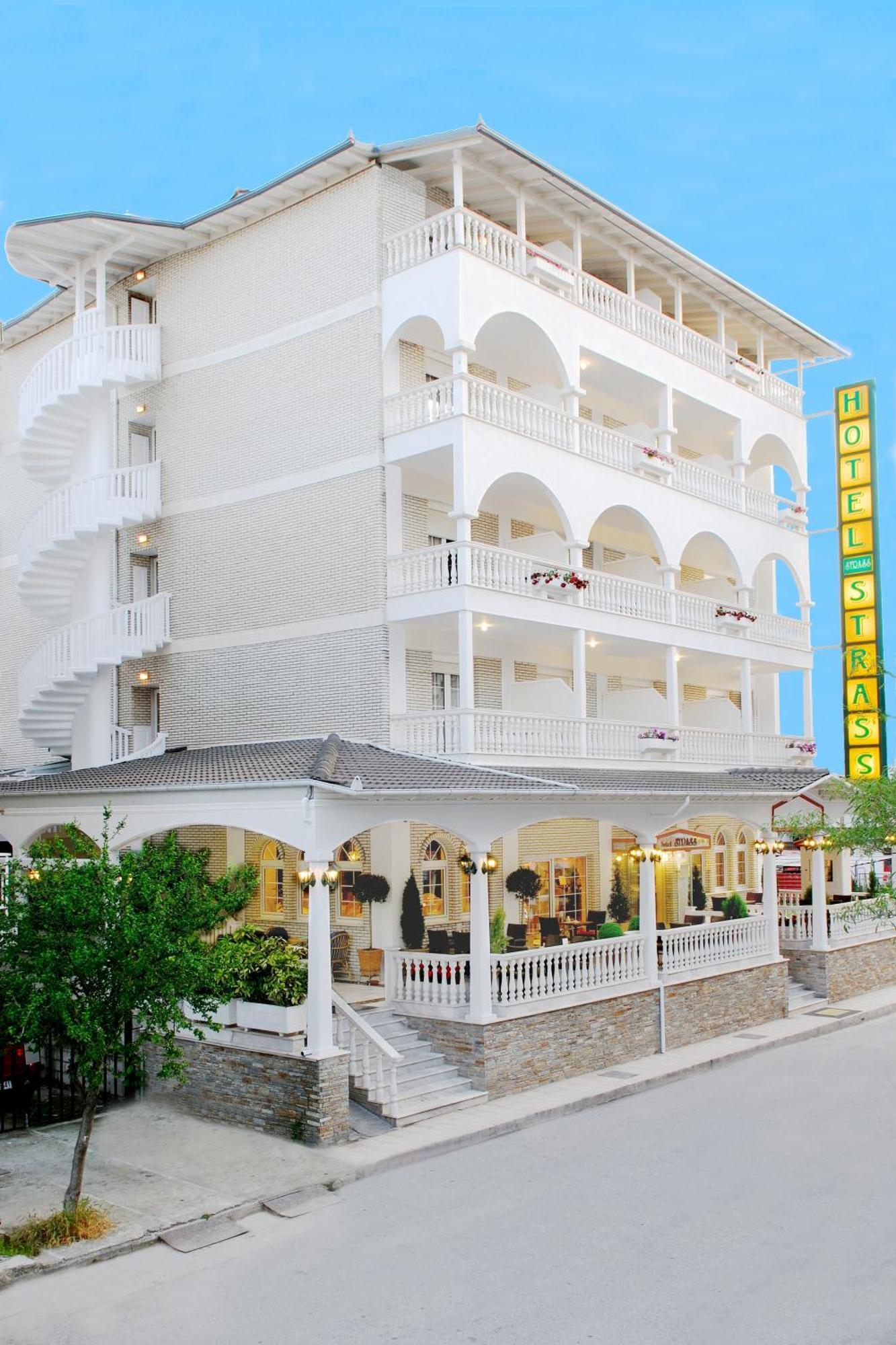 Hotel Strass Paralía Buitenkant foto