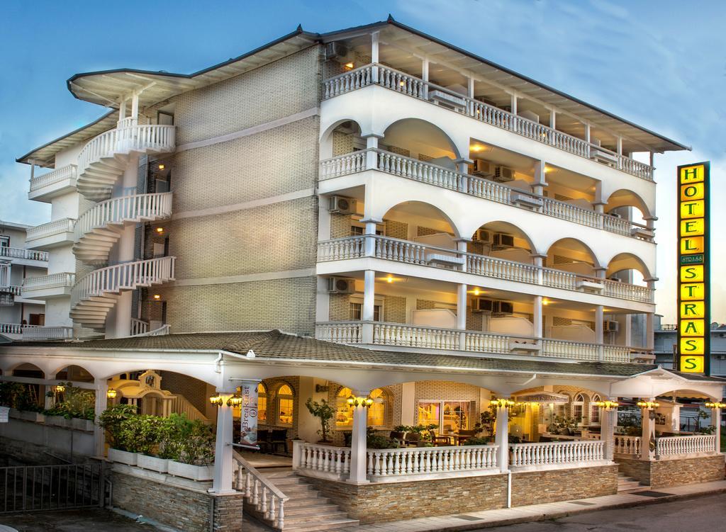 Hotel Strass Paralía Buitenkant foto