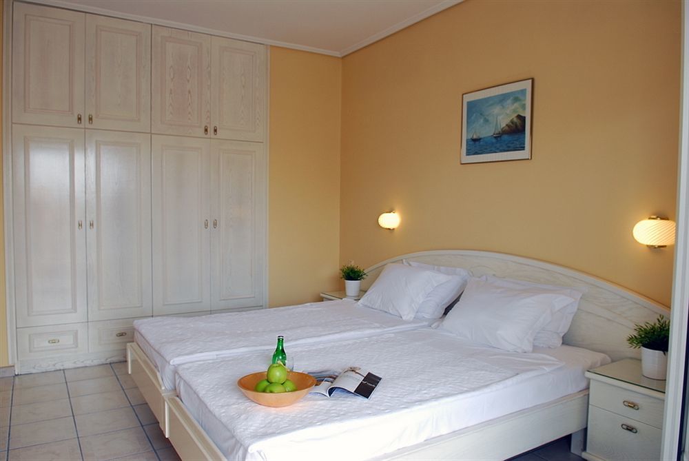 Hotel Strass Paralía Buitenkant foto