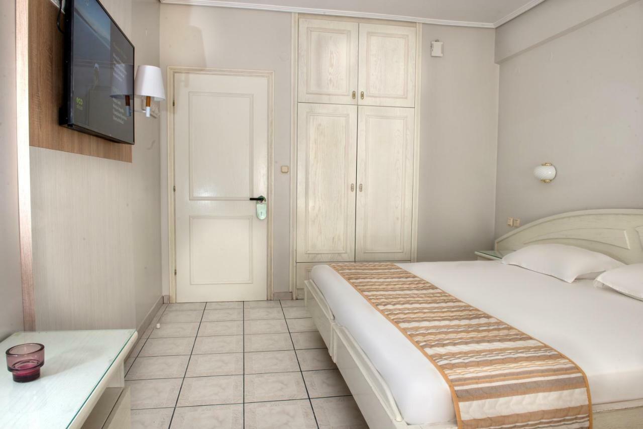 Hotel Strass Paralía Buitenkant foto