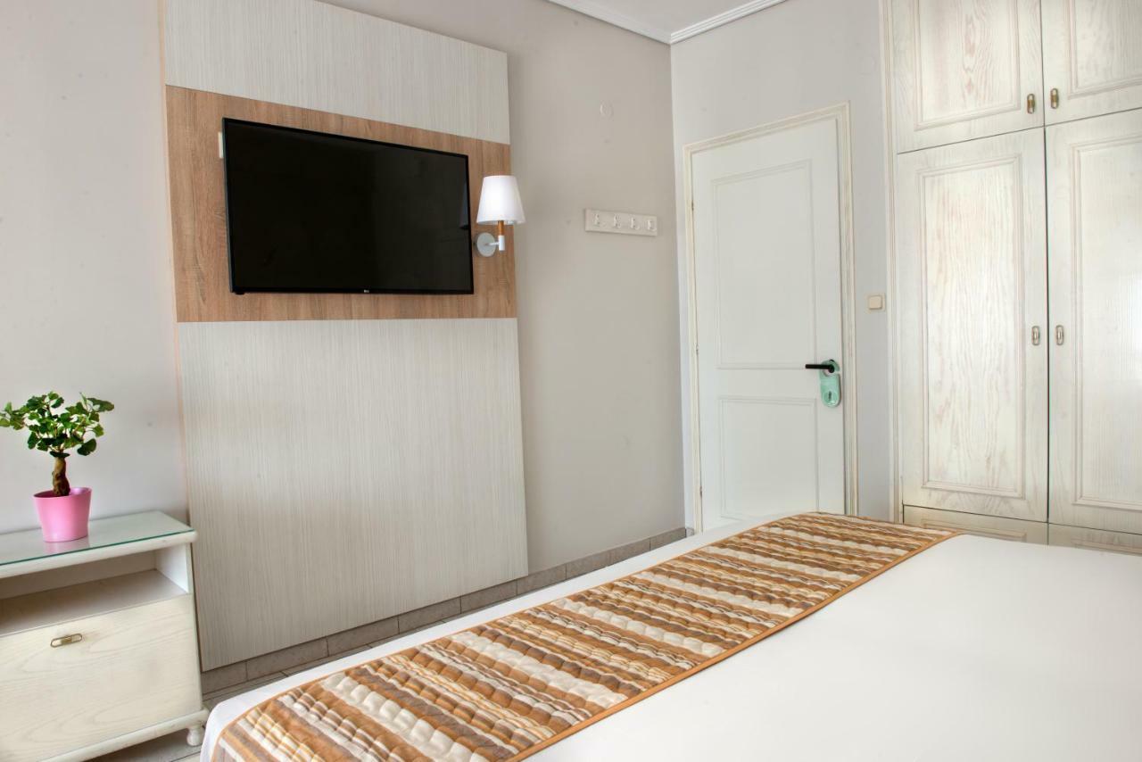 Hotel Strass Paralía Buitenkant foto